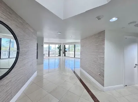 2000 Island Boulevard Aventura FL 33160