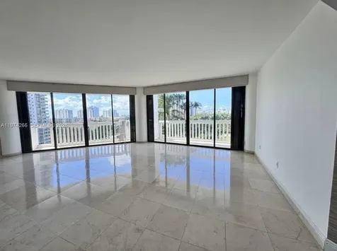 2000 Island Boulevard Aventura FL 33160