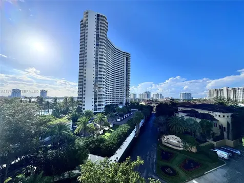2000 Island Boulevard Aventura FL 33160