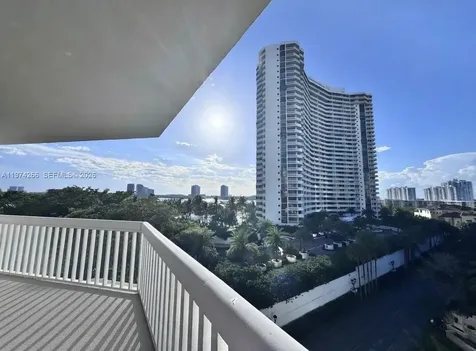 2000 Island Boulevard Aventura FL 33160