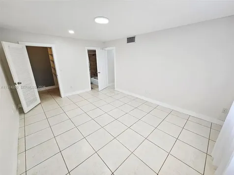4560 NW 79 Avenue Doral FL 33166