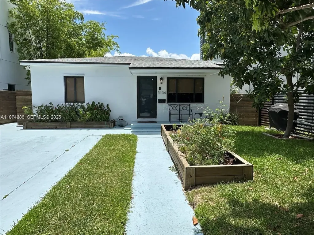 3134 Carter Street Miami FL 33133