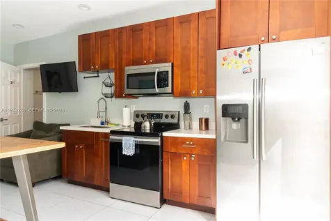 3134 Carter Street Miami FL 33133
