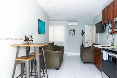 3134 Carter Street Miami FL 33133
