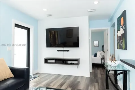 3134 Carter Street Miami FL 33133