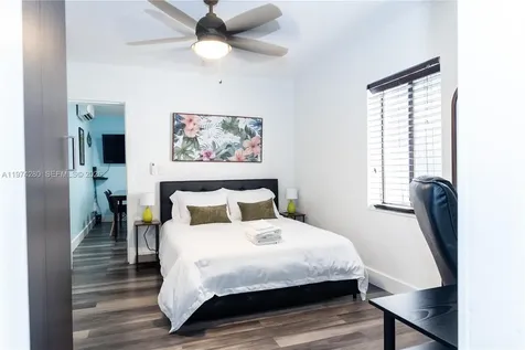 3134 Carter Street Miami FL 33133