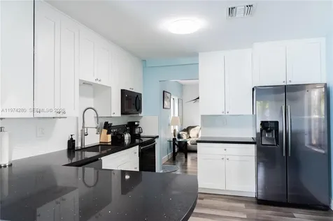 3134 Carter Street Miami FL 33133