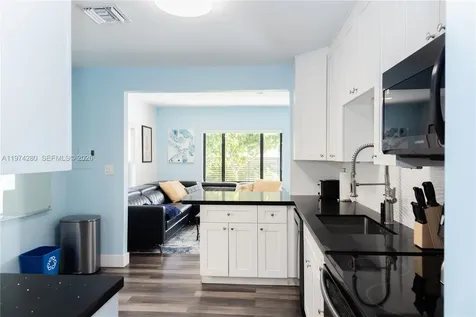 3134 Carter Street Miami FL 33133