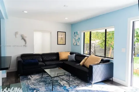 3134 Carter Street Miami FL 33133