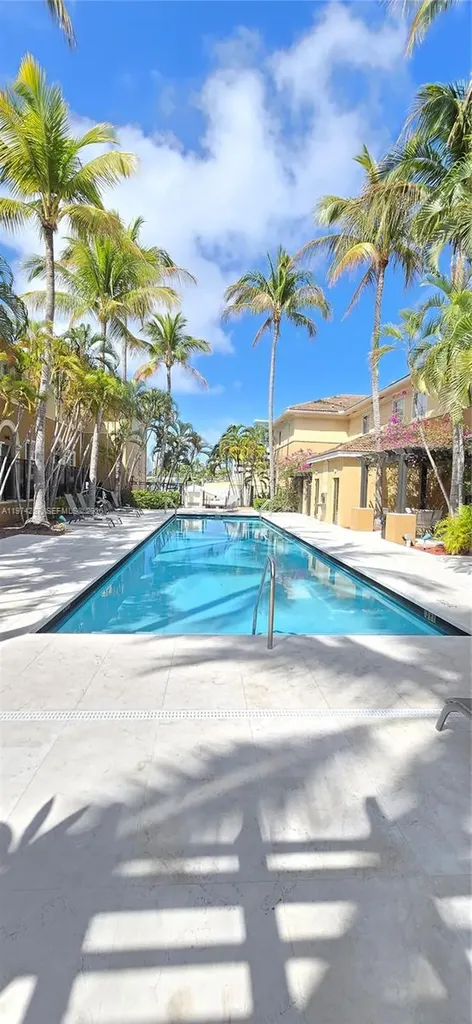 2945 NE 185th Street Aventura FL 33180