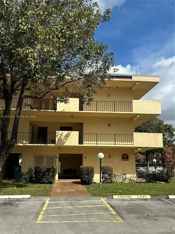 301 Cambridge Road Hollywood FL 33024
