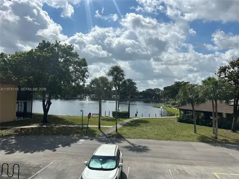301 Cambridge Road Hollywood FL 33024