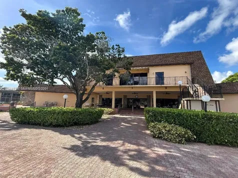 301 Cambridge Road Hollywood FL 33024