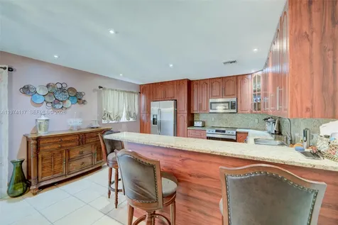 10 NW 110th Avenue Plantation FL 33324