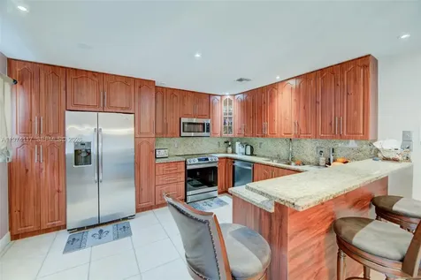 10 NW 110th Avenue Plantation FL 33324