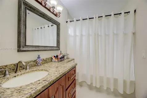10 NW 110th Avenue Plantation FL 33324