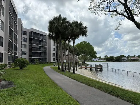 1100 Colony Point Circle Pembroke Pines FL 33026