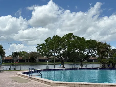 1100 Colony Point Circle Pembroke Pines FL 33026