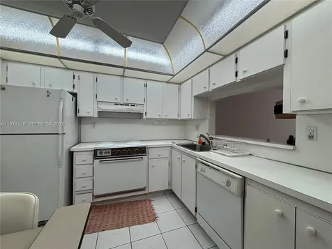 1100 Colony Point Circle Pembroke Pines FL 33026