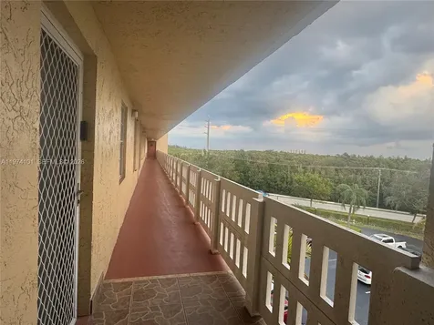 441 SE 3rd Street Dania Beach FL 33004