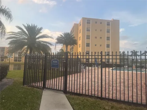 441 SE 3rd Street Dania Beach FL 33004