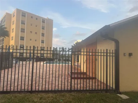 441 SE 3rd Street Dania Beach FL 33004