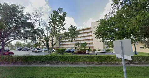 441 SE 3rd Street Dania Beach FL 33004
