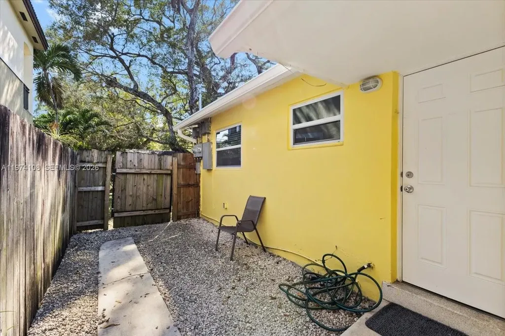 620 SW 10th Street Fort Lauderdale FL 33315