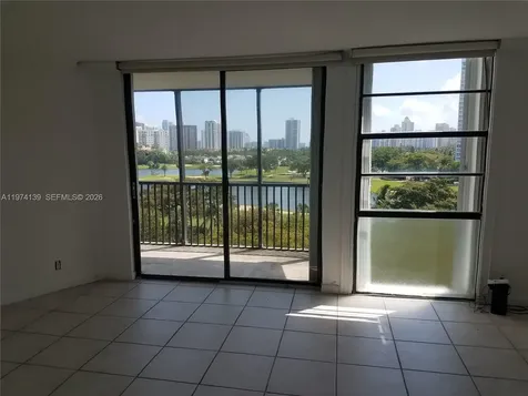 3475 N Country Club Drive Aventura FL 33180