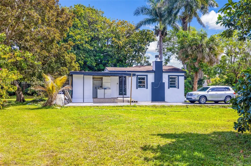 219 NE 141st Street Miami FL 33161