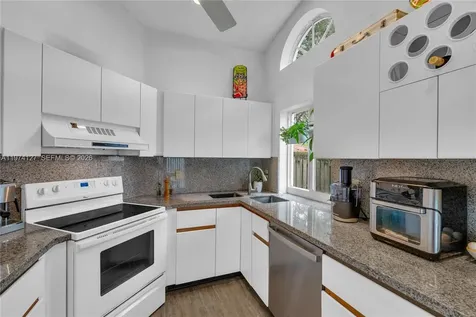 1361 Seagrape Circle Weston FL 33326