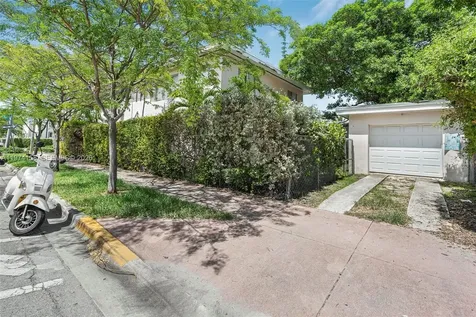 8031 Hawthorne Avenue Miami Beach FL 33141