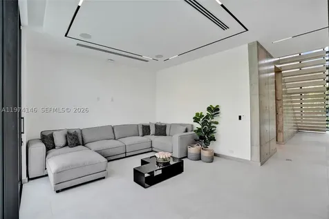 1379 NE 104th Street Miami Shores FL 33138