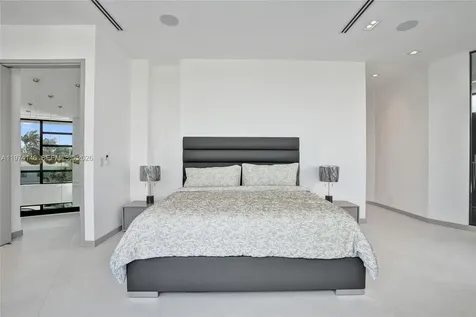 1379 NE 104th Street Miami Shores FL 33138