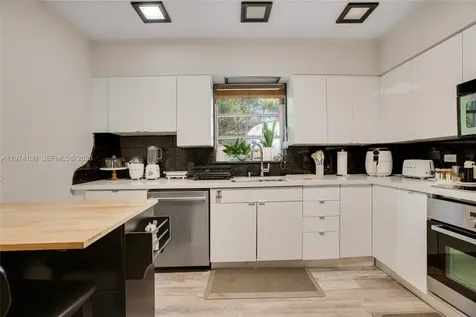 10659 NE 10th Place Miami Shores FL 33138