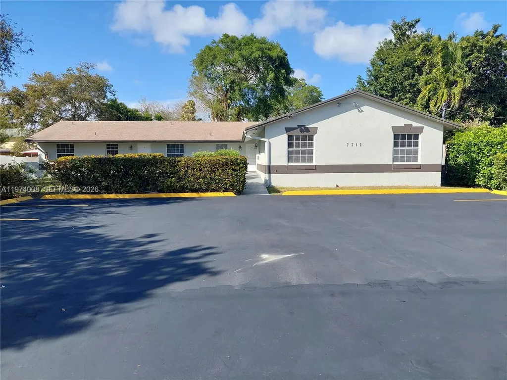 2319 S Johnson Street Hollywood FL 33020