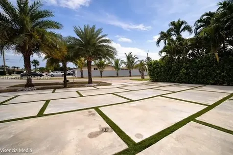 6271 NW 110th Street Hialeah FL 33012