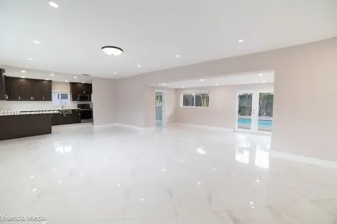 6271 NW 110th Street Hialeah FL 33012