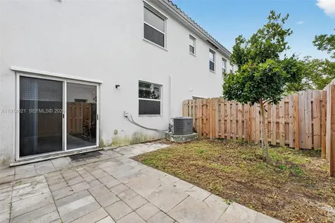 2619 SE 11th Street Homestead FL 33035
