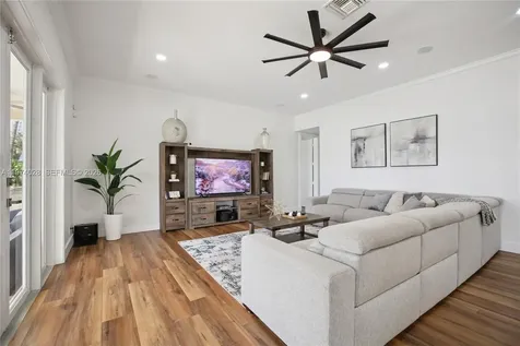 1537 Victoria Isle Way Weston FL 33327