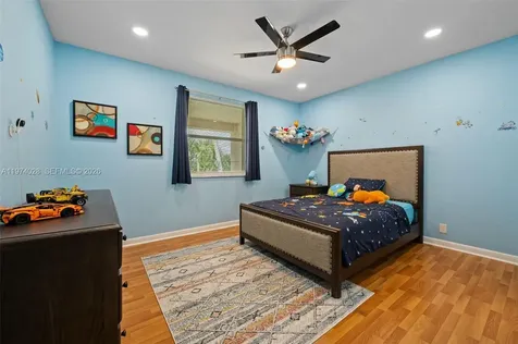 1537 Victoria Isle Way Weston FL 33327