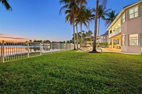 1537 Victoria Isle Way Weston FL 33327