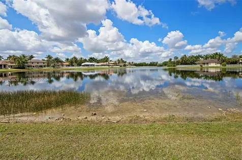 1537 Victoria Isle Way Weston FL 33327