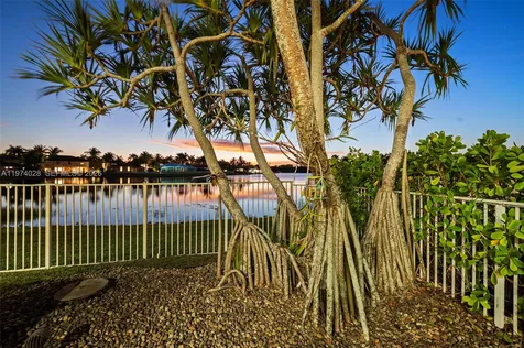 1537 Victoria Isle Way Weston FL 33327