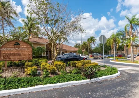 251 W Palm Circle W Pembroke Pines FL 33025