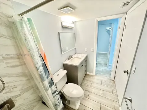 251 W Palm Circle W Pembroke Pines FL 33025