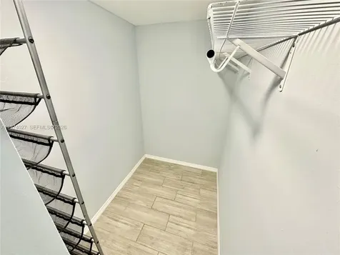 251 W Palm Circle W Pembroke Pines FL 33025