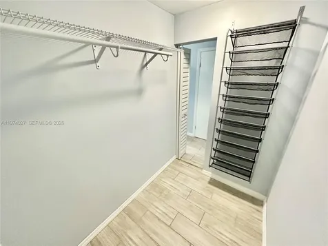 251 W Palm Circle W Pembroke Pines FL 33025
