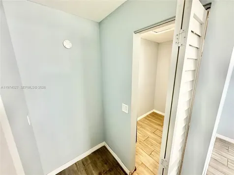 251 W Palm Circle W Pembroke Pines FL 33025