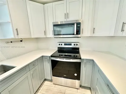 251 W Palm Circle W Pembroke Pines FL 33025